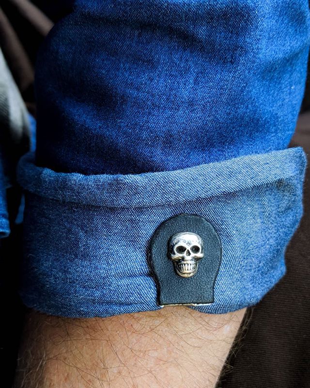 New skulls, now up in the shop 💀. Die cast, antique silver finish with antler-rubbed black leather - everything made by hand in the USA 🇺🇲